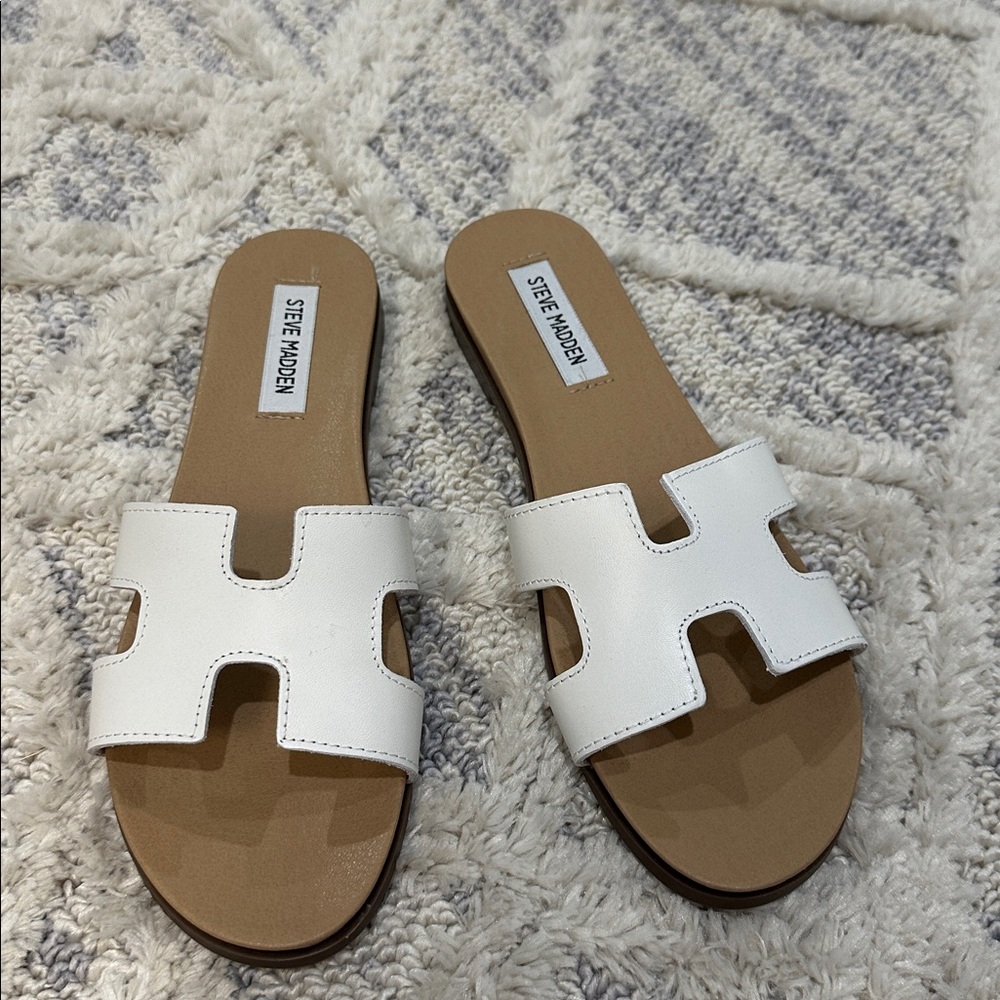 NWOT Steve Madden White Cutout Slide Sandals 9.5